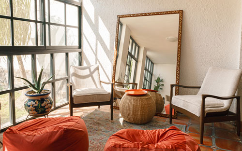 Sillas and Chairs