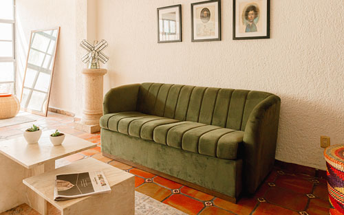 Sillas and Chairs