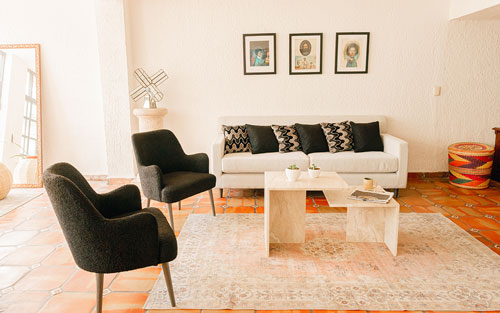 Sillas and Chairs